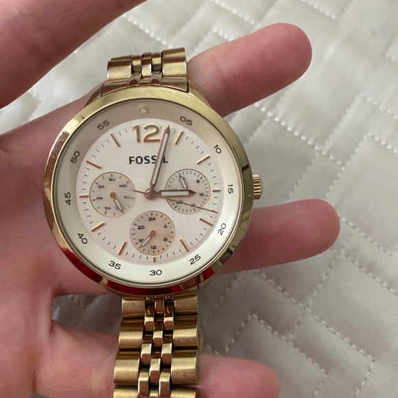 Fossil Women’s All Stainless Steel Gold Watch, 6” - Picture 6 of 8